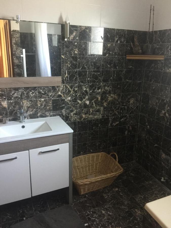 Chambre Pratique Avec Wc Et Vasque Attenant Du Rucher Naturaile Montagnac (Herault) Exterior foto